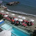 Caravelle Thalasso & Wellness فندق دْيانو مارينا