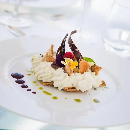 Caravelle Thalasso & Wellness Hotel 4*