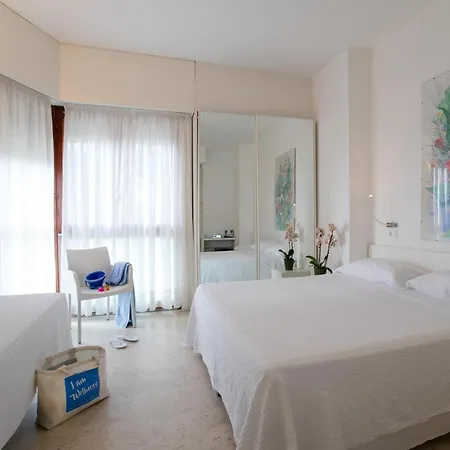 酒店 卡拉维尔海水按摩&健康酒店 迪亚诺马里纳