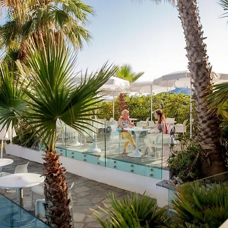 Отель Caravelle Thalasso & Wellness Диано-Марина