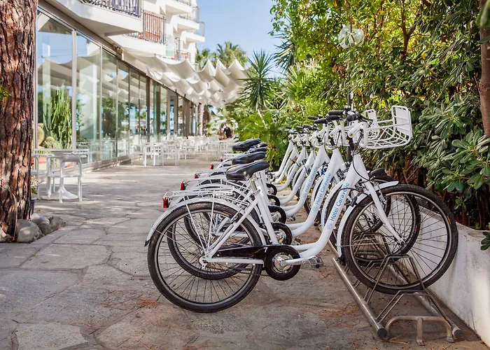 酒店 卡拉维尔海水按摩&健康酒店 迪亚诺马里纳