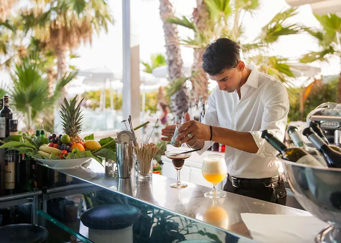 酒店 卡拉维尔海水按摩&健康酒店 4*