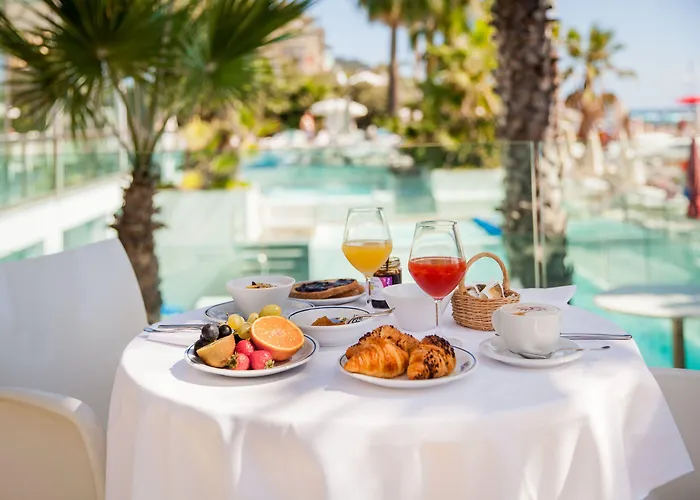 酒店 卡拉维尔海水按摩&健康酒店 4*