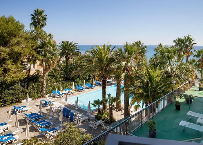 卡拉维尔海水按摩&健康酒店 迪亚诺马里纳