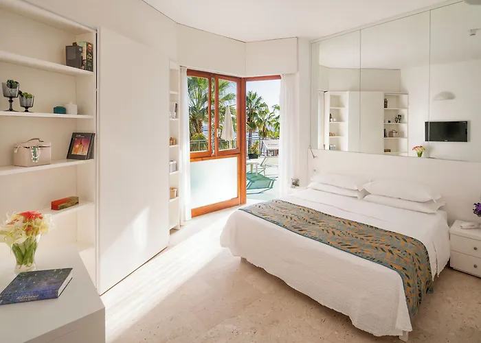 卡拉维尔海水按摩&健康酒店 酒店