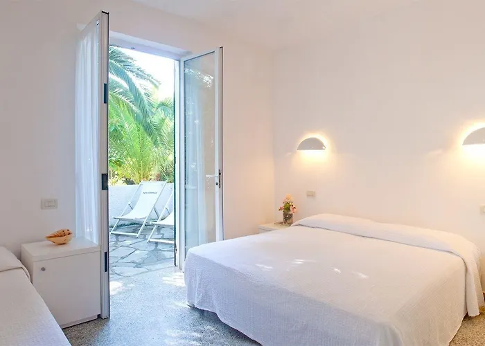 卡拉维尔海水按摩&健康酒店 迪亚诺马里纳