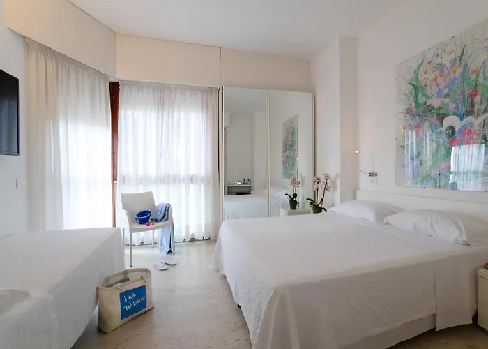 酒店 卡拉维尔海水按摩&健康酒店 迪亚诺马里纳