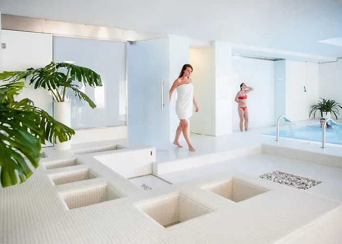 卡拉维尔海水按摩&健康酒店