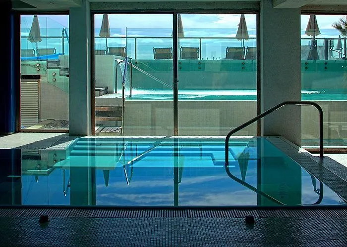 卡拉维尔海水按摩&健康酒店 酒店