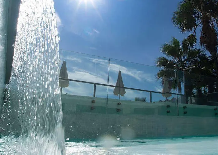 酒店 卡拉维尔海水按摩&健康酒店 4*