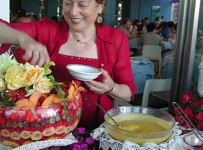 酒店 卡拉维尔海水按摩&健康酒店 4*