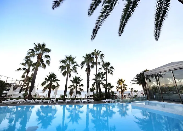 卡拉维尔海水按摩&健康酒店