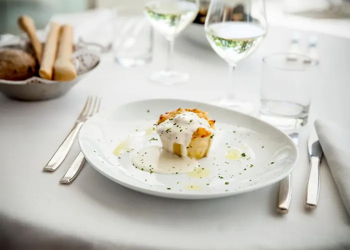 卡拉维尔海水按摩&健康酒店 酒店